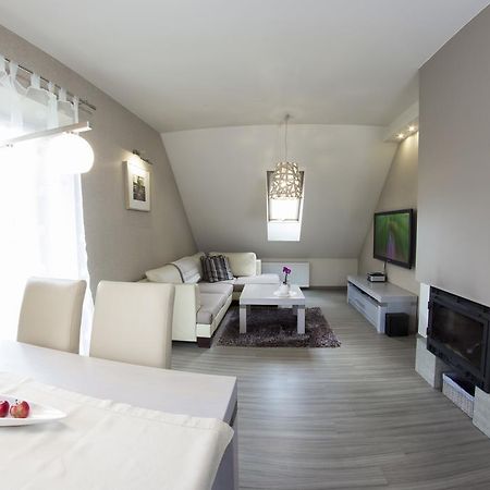 Modern Apartment Osvětim Pokoj fotografie